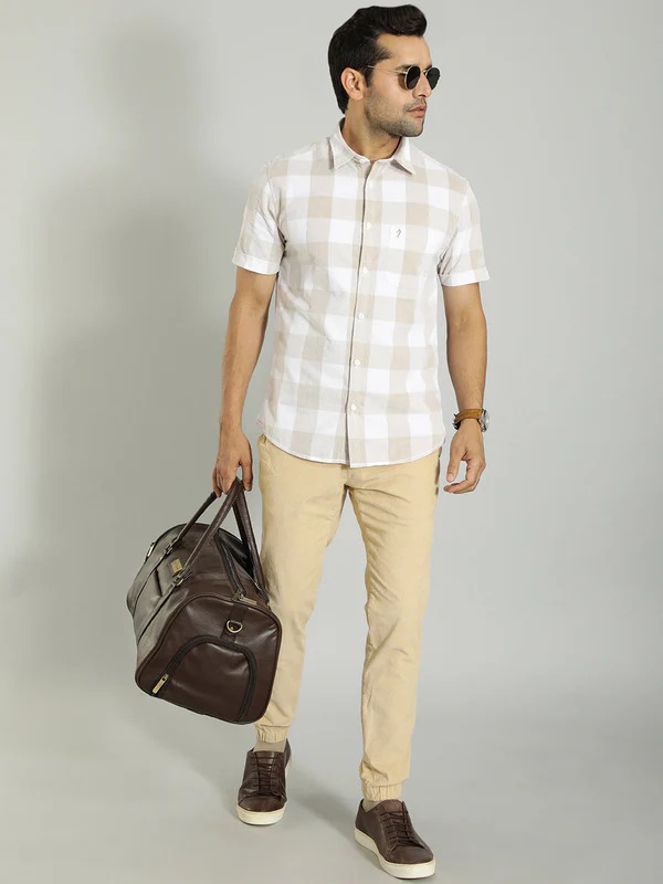 Indian Terrain Men's Comfort Fit Solid Beige Trousers